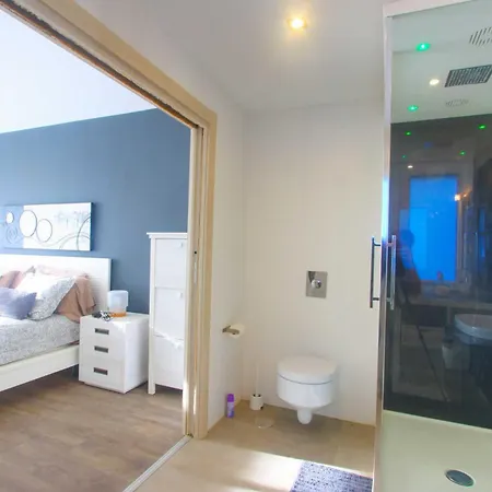 2036 Modern Golden Duplex Penthouse Appartement