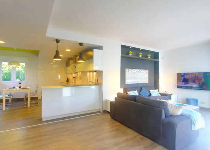 2036 Modern Golden Duplex Penthouse Marbella