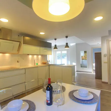 2036 Modern Golden Duplex Penthouse Апартаменты *