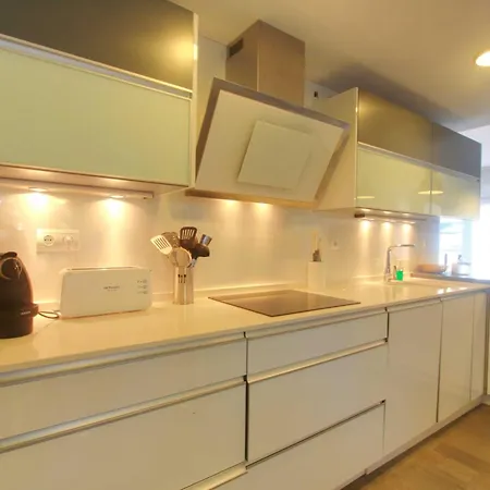 Апартаменты 2036 Modern Golden Duplex Penthouse