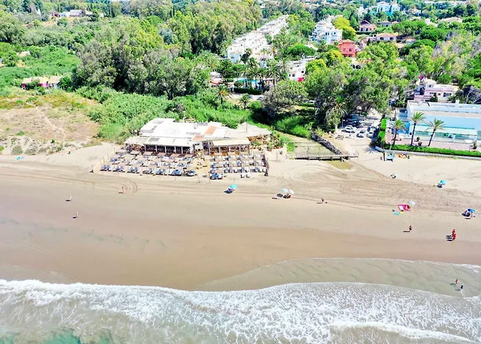 2036 Modern Golden Duplex Penthouse Apartmán